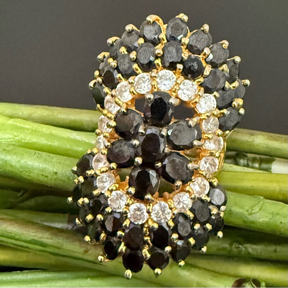 Vintage Unsigned Black & Clear CZ Crystal Pave Gold-tone Flower Ring Size 7.5